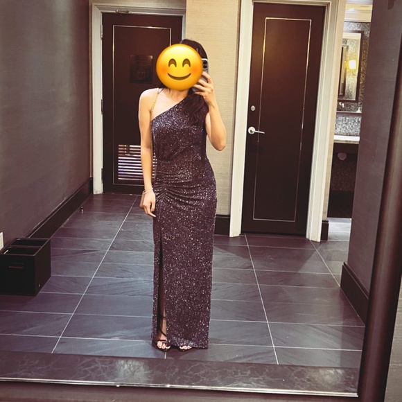 Vince Camuto Metallic One-Shoulder Gown - Picture 9 of 9